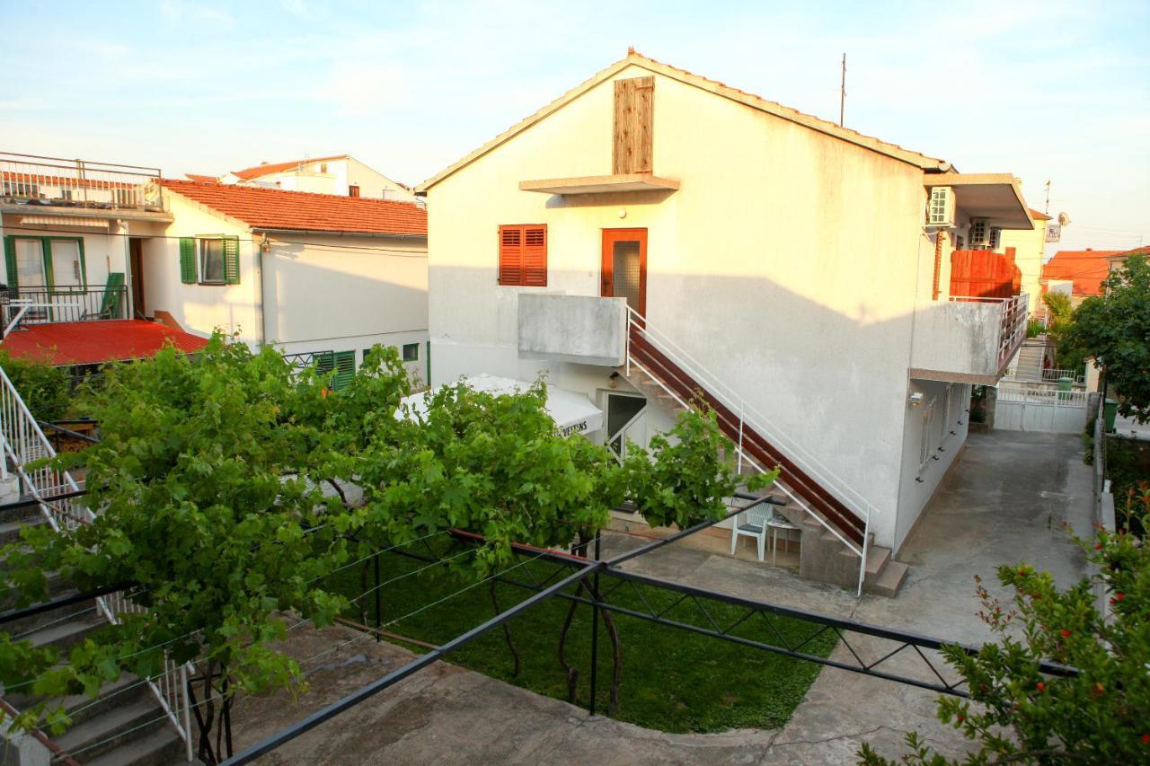Apartmani Ana Juricev Vodice Eksteriør bilde