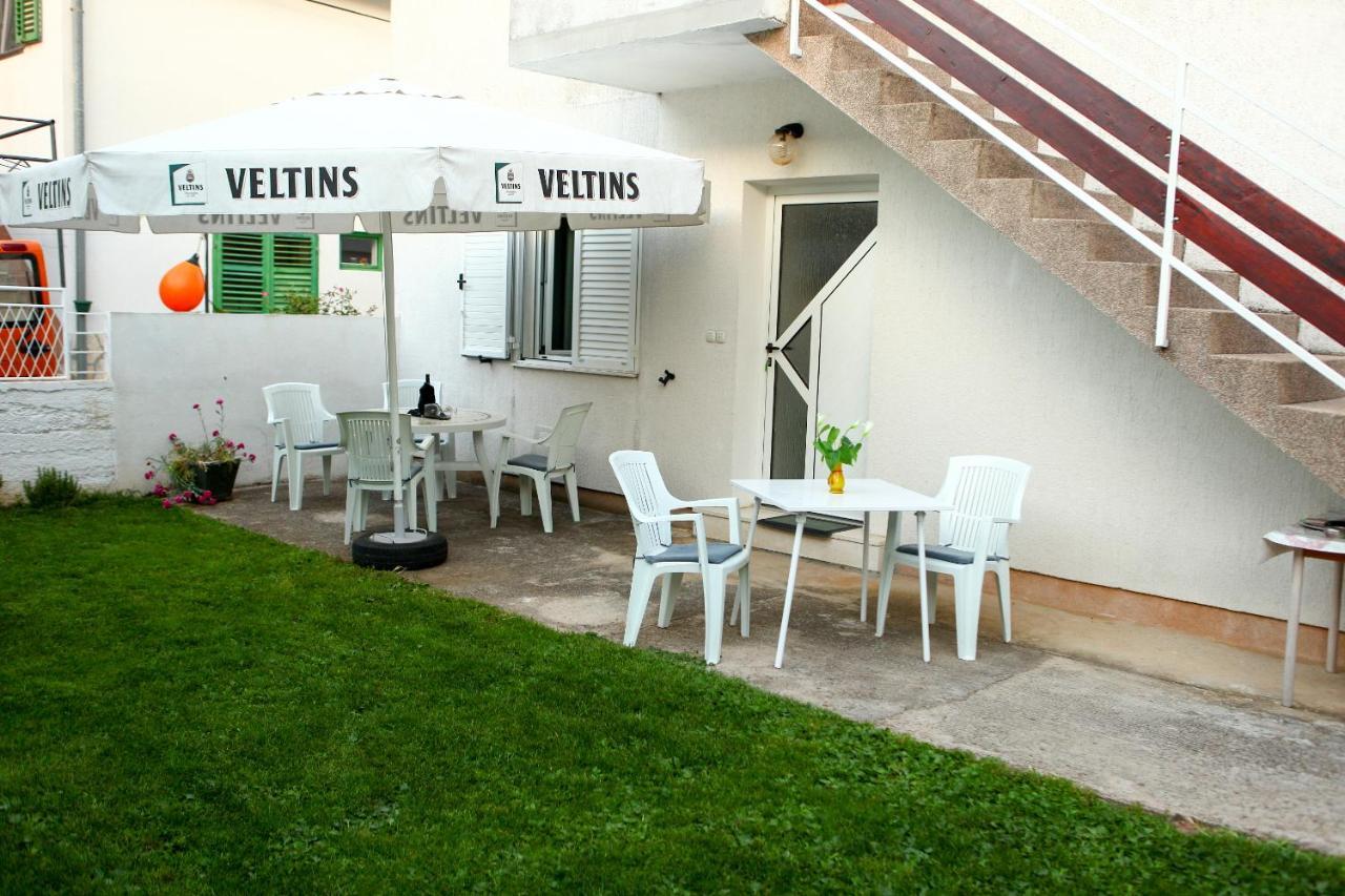 Apartmani Ana Juricev Vodice Eksteriør bilde
