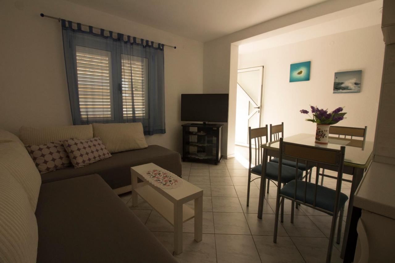 Apartmani Ana Juricev Vodice Eksteriør bilde