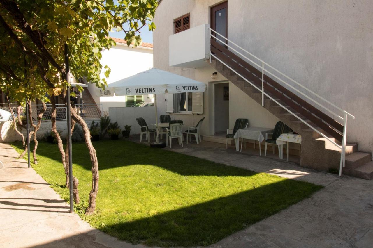 Apartmani Ana Juricev Vodice Eksteriør bilde