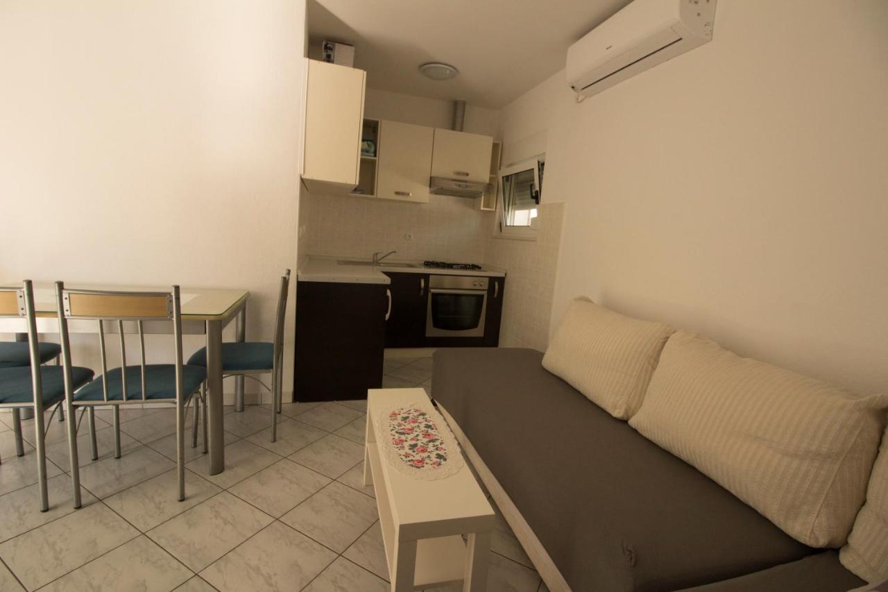 Apartmani Ana Juricev Vodice Eksteriør bilde