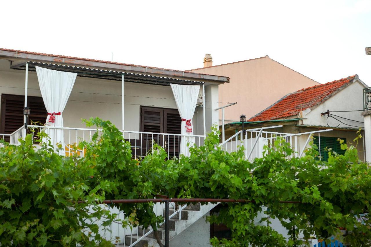 Apartmani Ana Juricev Vodice Eksteriør bilde