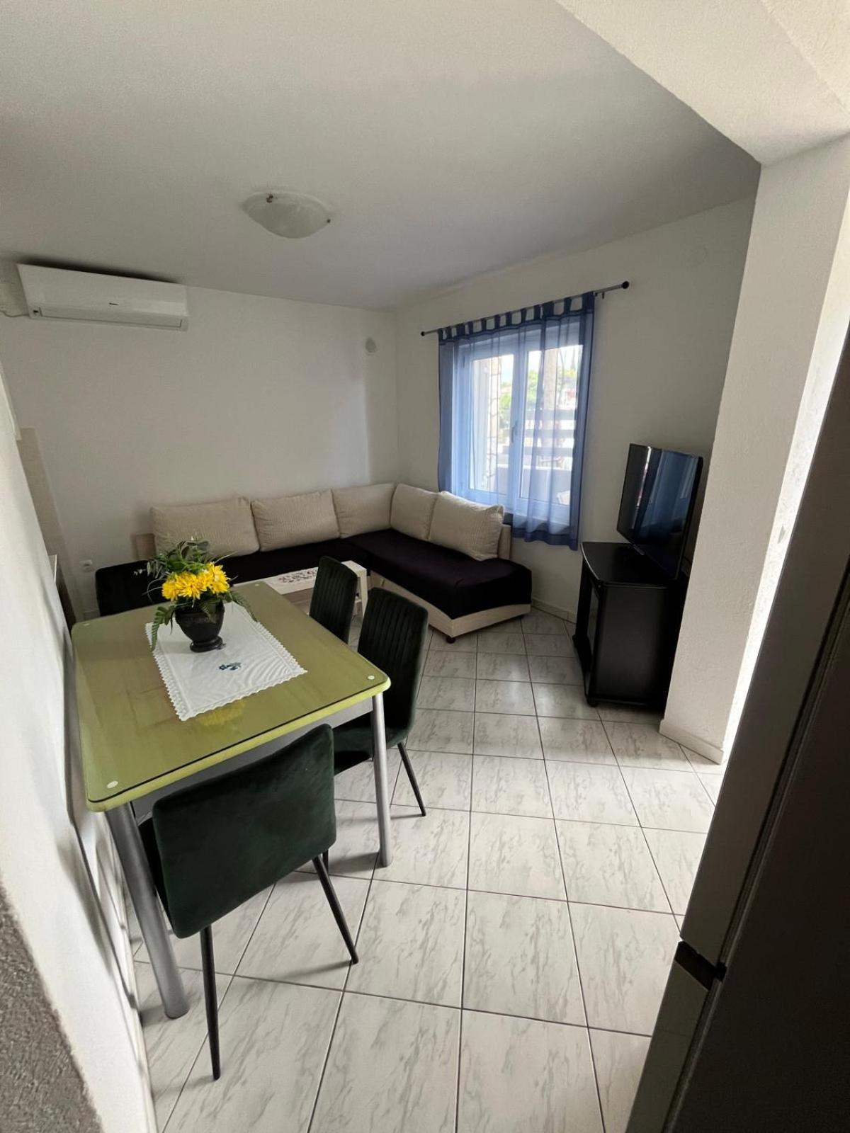 Apartmani Ana Juricev Vodice Eksteriør bilde