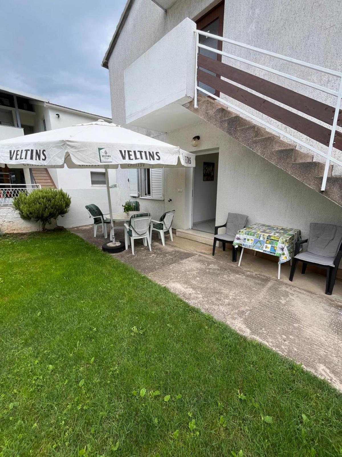 Apartmani Ana Juricev Vodice Eksteriør bilde
